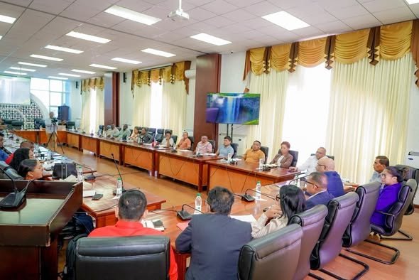 VICE-PRESIDENT Bharrat Jagdeo met with Indigenous leaders from several communities across Region One 